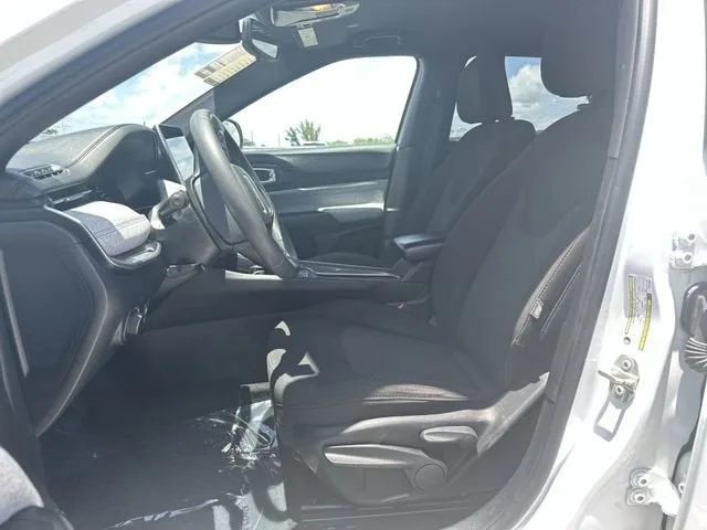 2023 Jeep Compass Sport photo 30