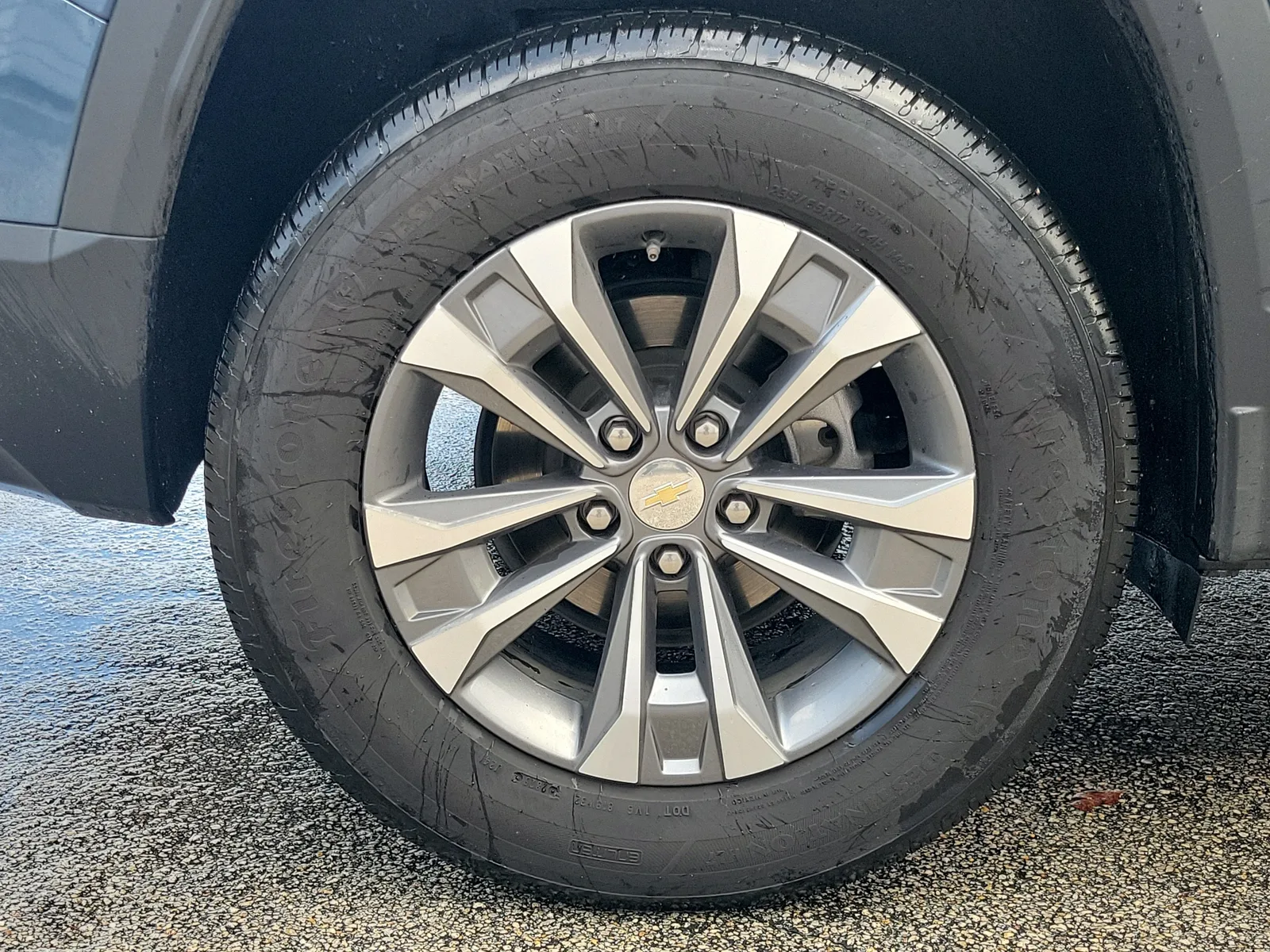 2026 Chevrolet Equinox LT photo 2