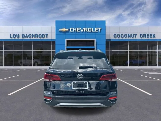 2024 Volkswagen Taos SE photo 7