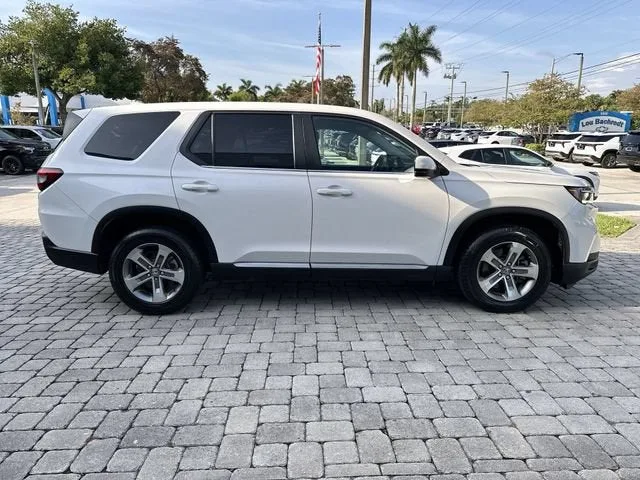 2023 Honda Pilot EX-L 7 Passenger photo 14