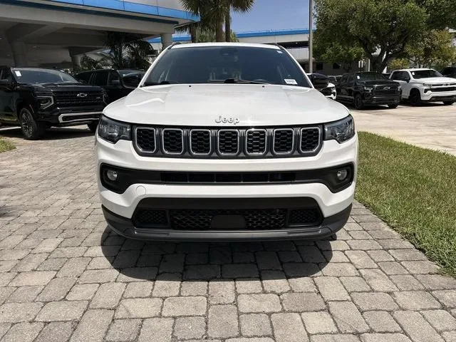 2024 Jeep Compass Latitude photo 19