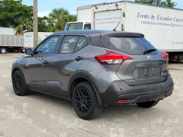 2020 Nissan Kicks S photo 5