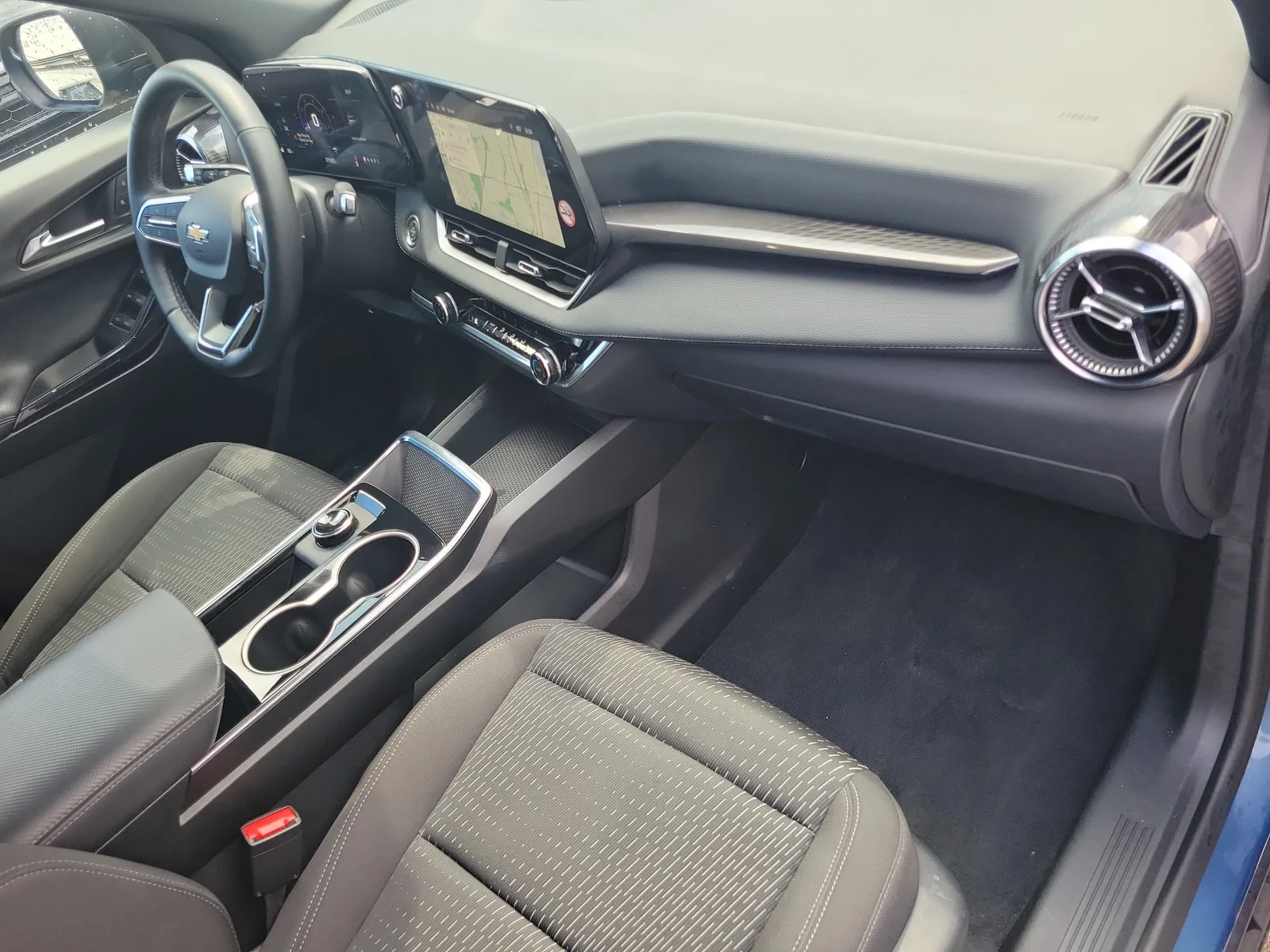 2026 Chevrolet Equinox LT photo 9
