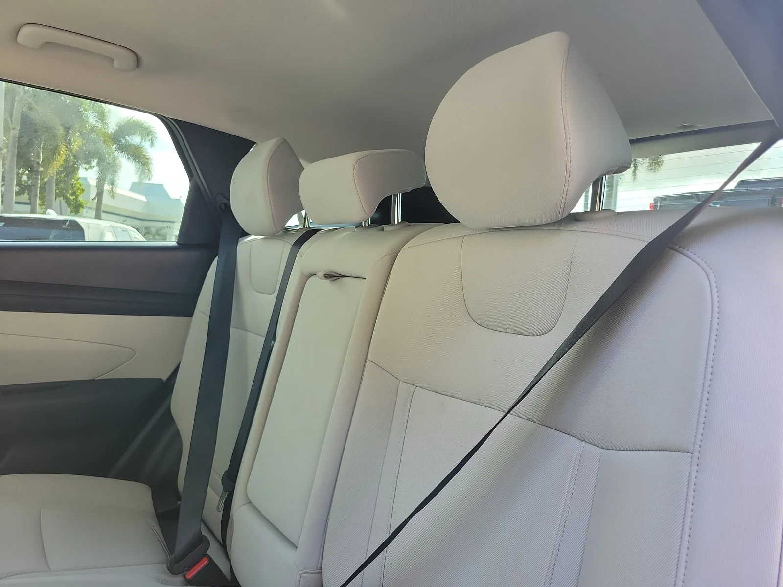 2025 Hyundai Tucson SE photo 13