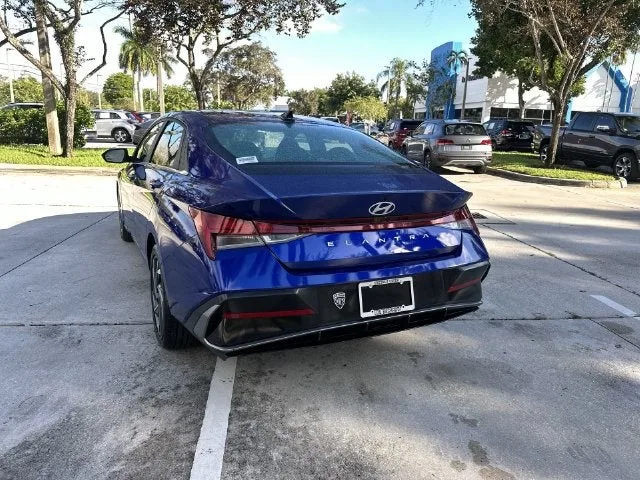 2025 Hyundai Elantra SEL Convenience photo 35