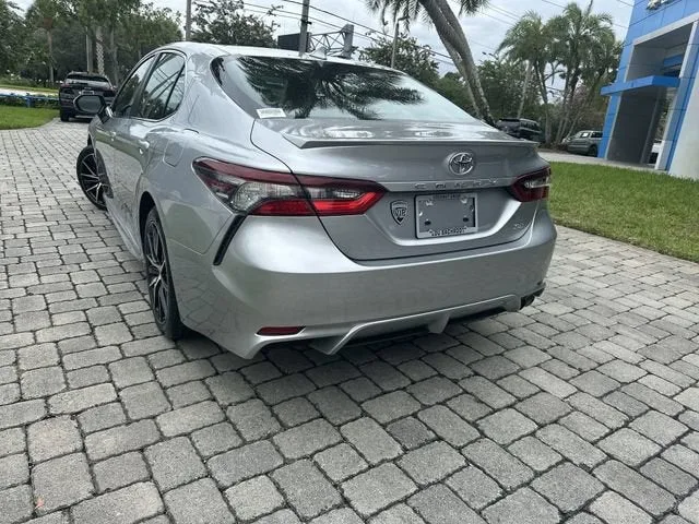 2024 Toyota Camry SE photo 12