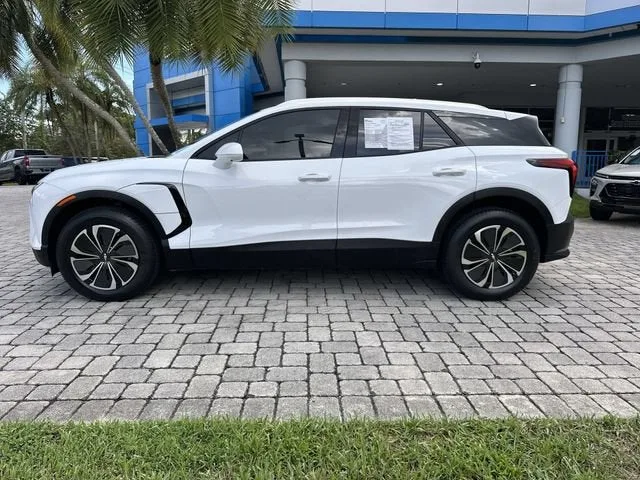 2024 Chevrolet Blazer EV LT photo 32