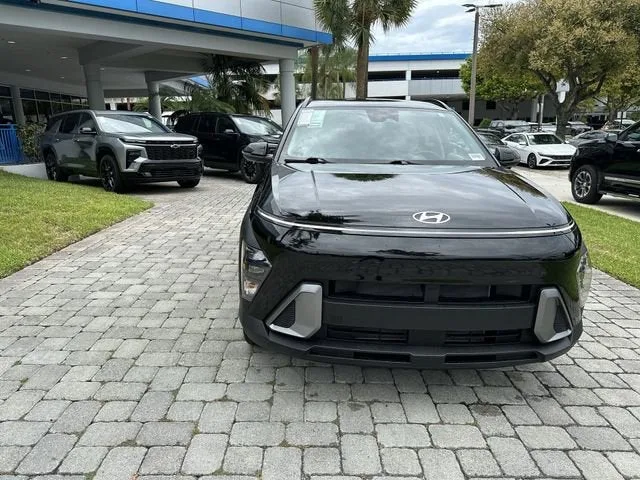 2025 Hyundai Kona SEL photo 17