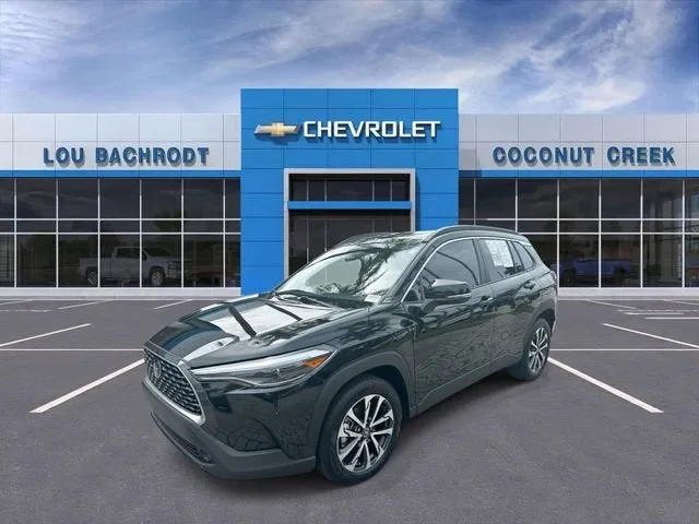 2025 Toyota Corolla Cross XLE photo 4