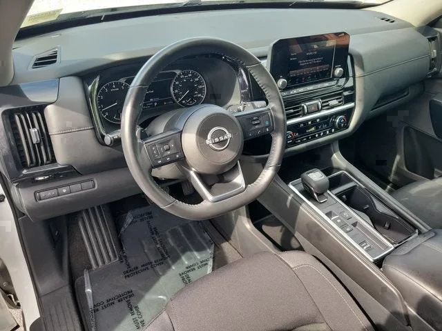 2024 Nissan Pathfinder SV photo 18
