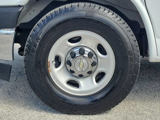 2019 Chevrolet Express Passenger 3500 LT photo 9