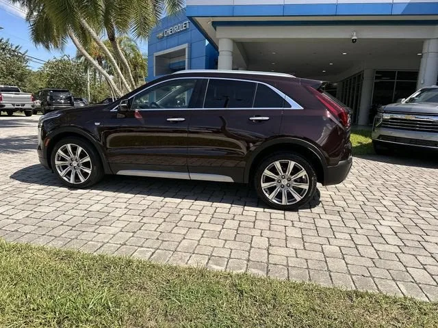 2021 Cadillac XT4 FWD Premium Luxury photo 32
