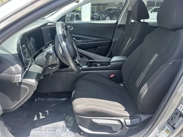 2025 Hyundai Elantra SEL Convenience photo 30