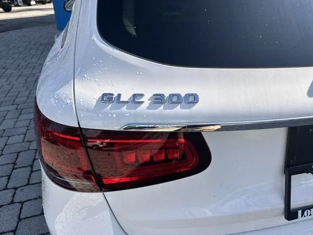 2022 Mercedes-Benz GLC GLC 300 photo 40