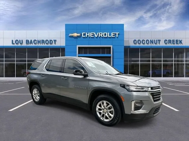 2023 Chevrolet Traverse LS photo 2