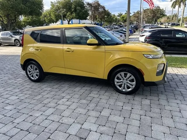 2020 Kia Soul LX photo 15