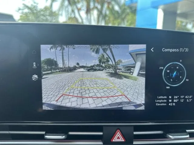 2024 Hyundai Elantra SEL photo 24