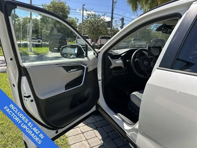 2021 Toyota RAV4 Limited photo 22