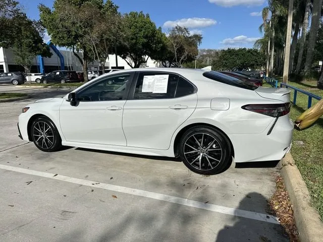 2024 Toyota Camry SE photo 38