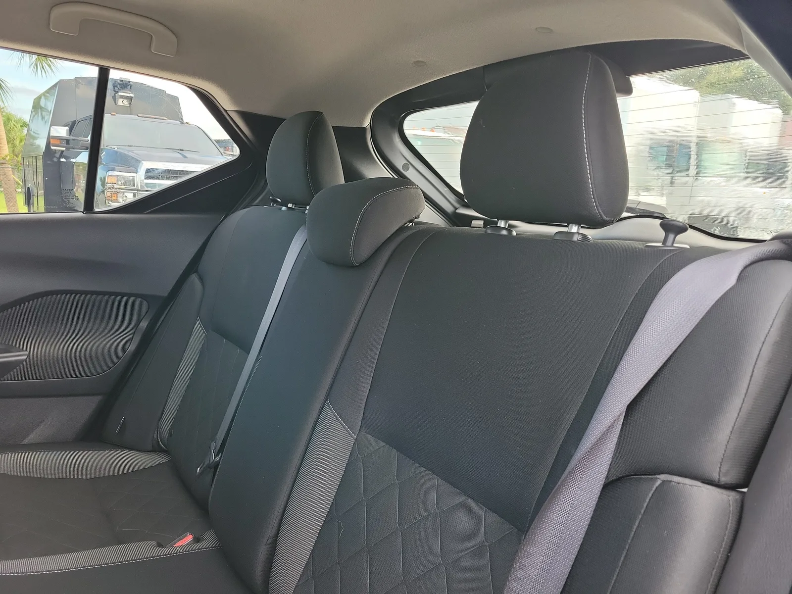 2020 Nissan Kicks S photo 13