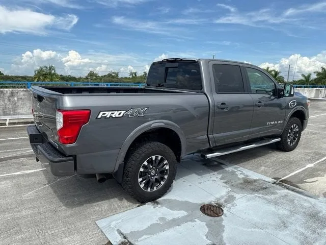 2019 Nissan Titan XD PRO-4X photo 14