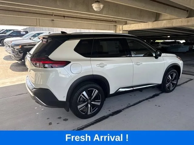 2021 Nissan Rogue Platinum photo 17