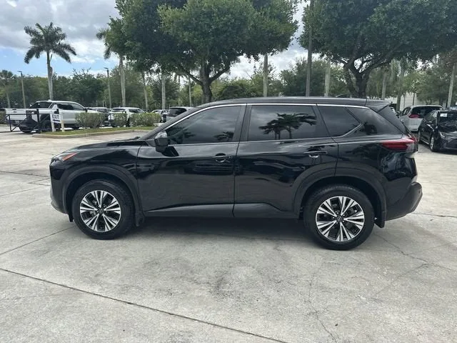 2023 Nissan Rogue SV photo 17