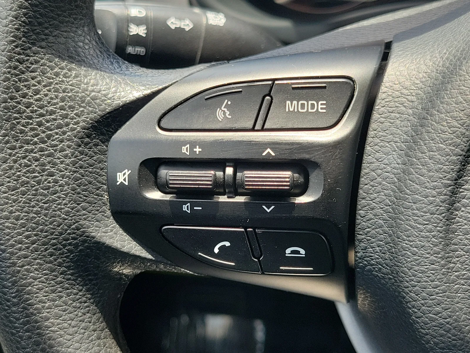 2022 Kia Rio 5-Door S photo 25