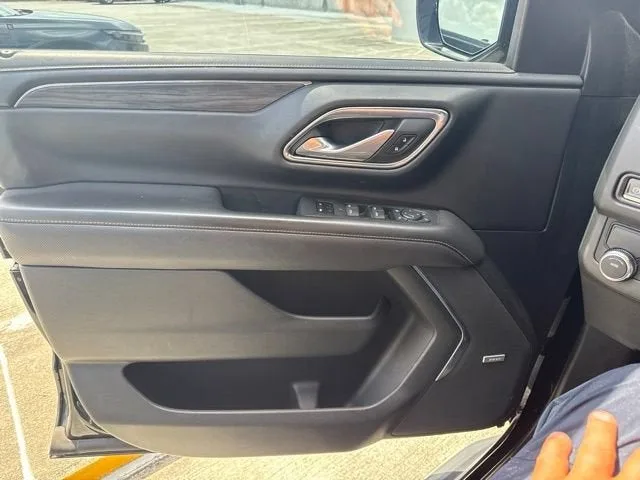 2023 GMC Yukon XL SLT photo 10