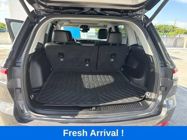 2023 Jeep Grand Cherokee Limited photo 4