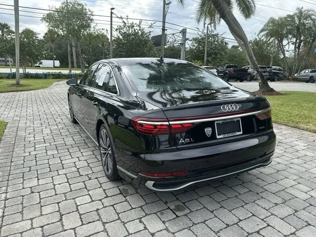 2023 Audi A8 4DR L QTRO 55 TFS photo 33