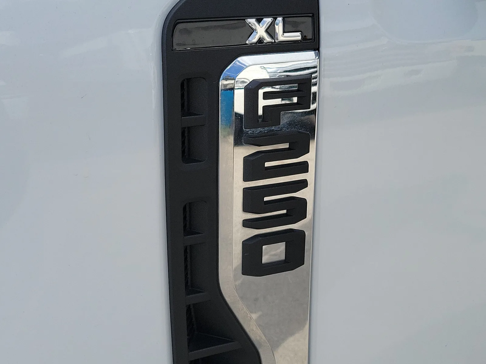 2026 Ford Super Duty F-250 SRW XL photo 13