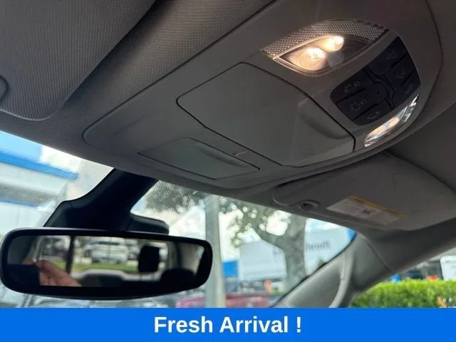 2023 Chrysler Voyager LX photo 9