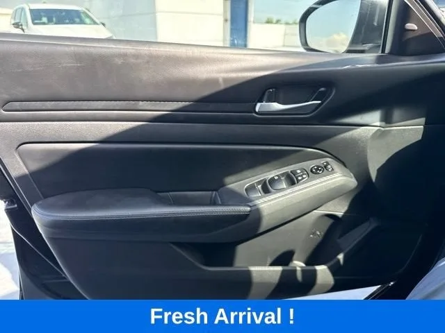 2025 Nissan Altima SV photo 11