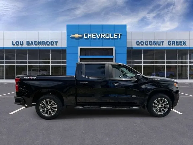 2023 Chevrolet Silverado 1500 RST photo 9
