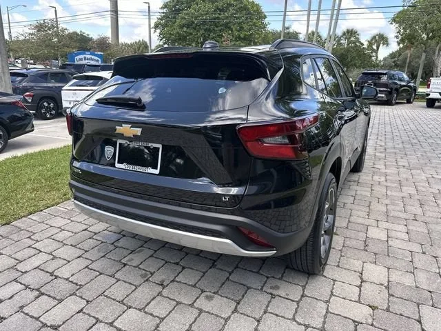 2024 Chevrolet Trax LT photo 36