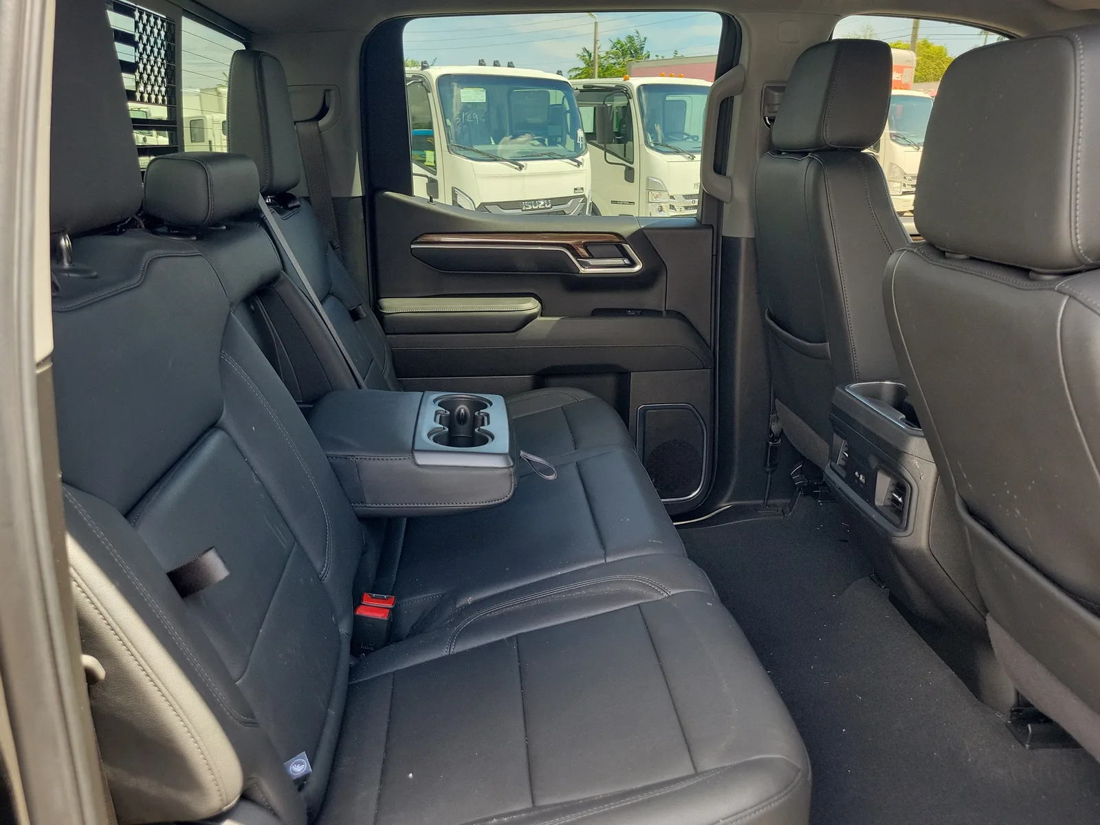 2025 Chevrolet Silverado 1500 RST photo 8