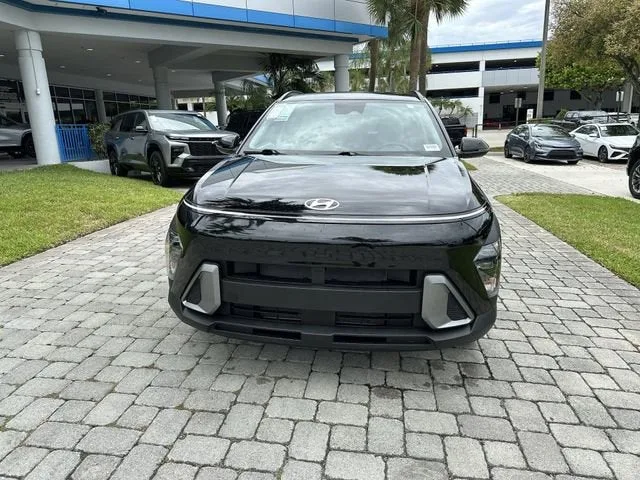 2025 Hyundai Kona SEL photo 18