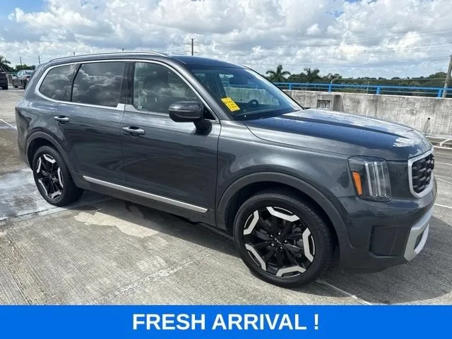 2024 Kia Telluride S photo 16