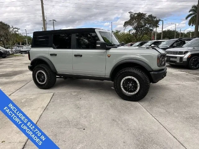 2023 Ford Bronco Base photo 15