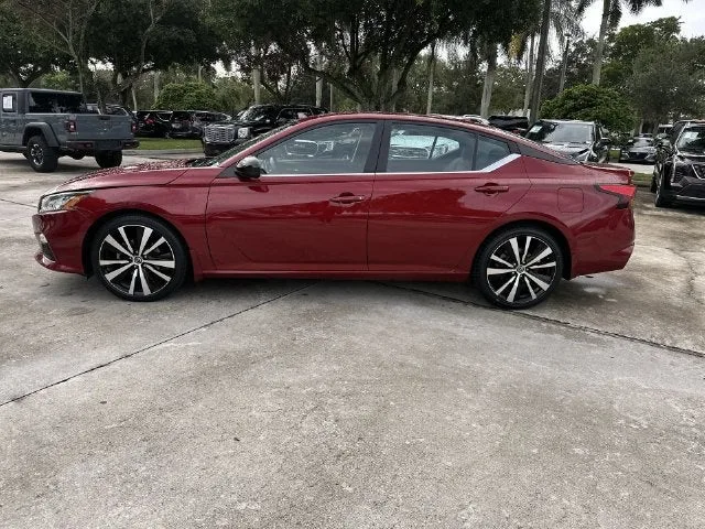 2022 Nissan Altima 2.5 SR photo 32