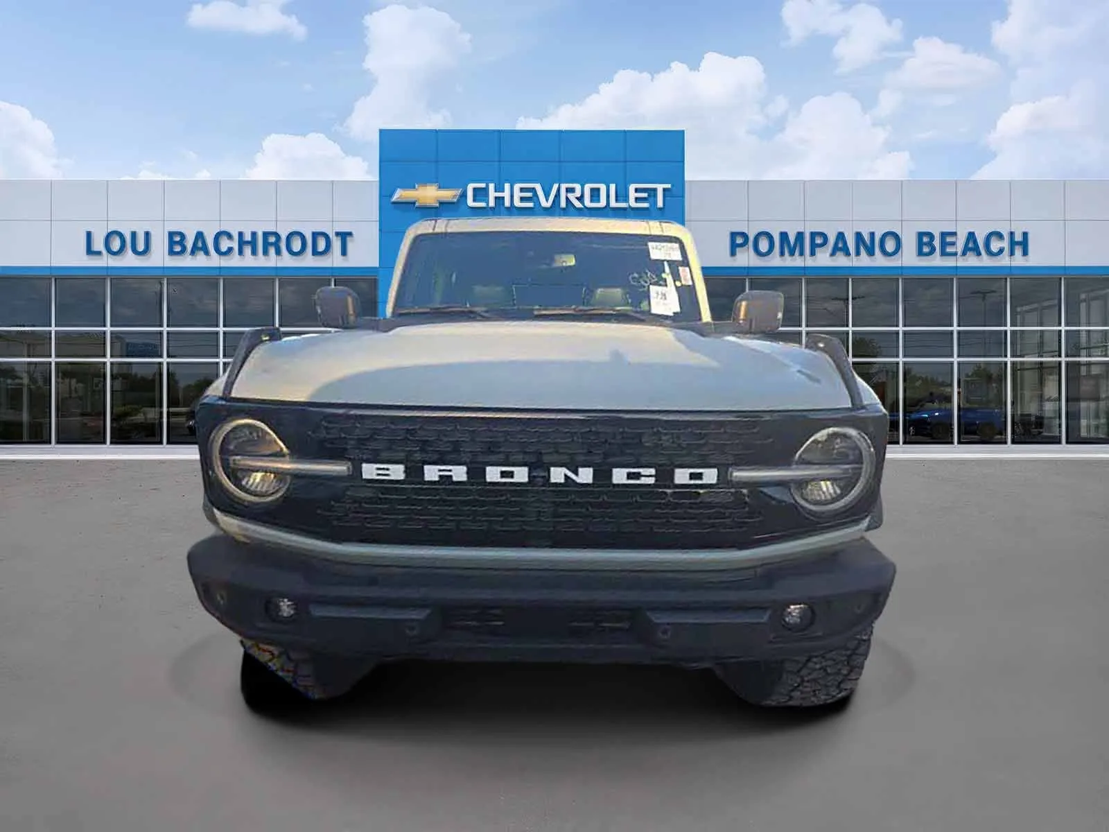 2022 Ford Bronco Base photo 2