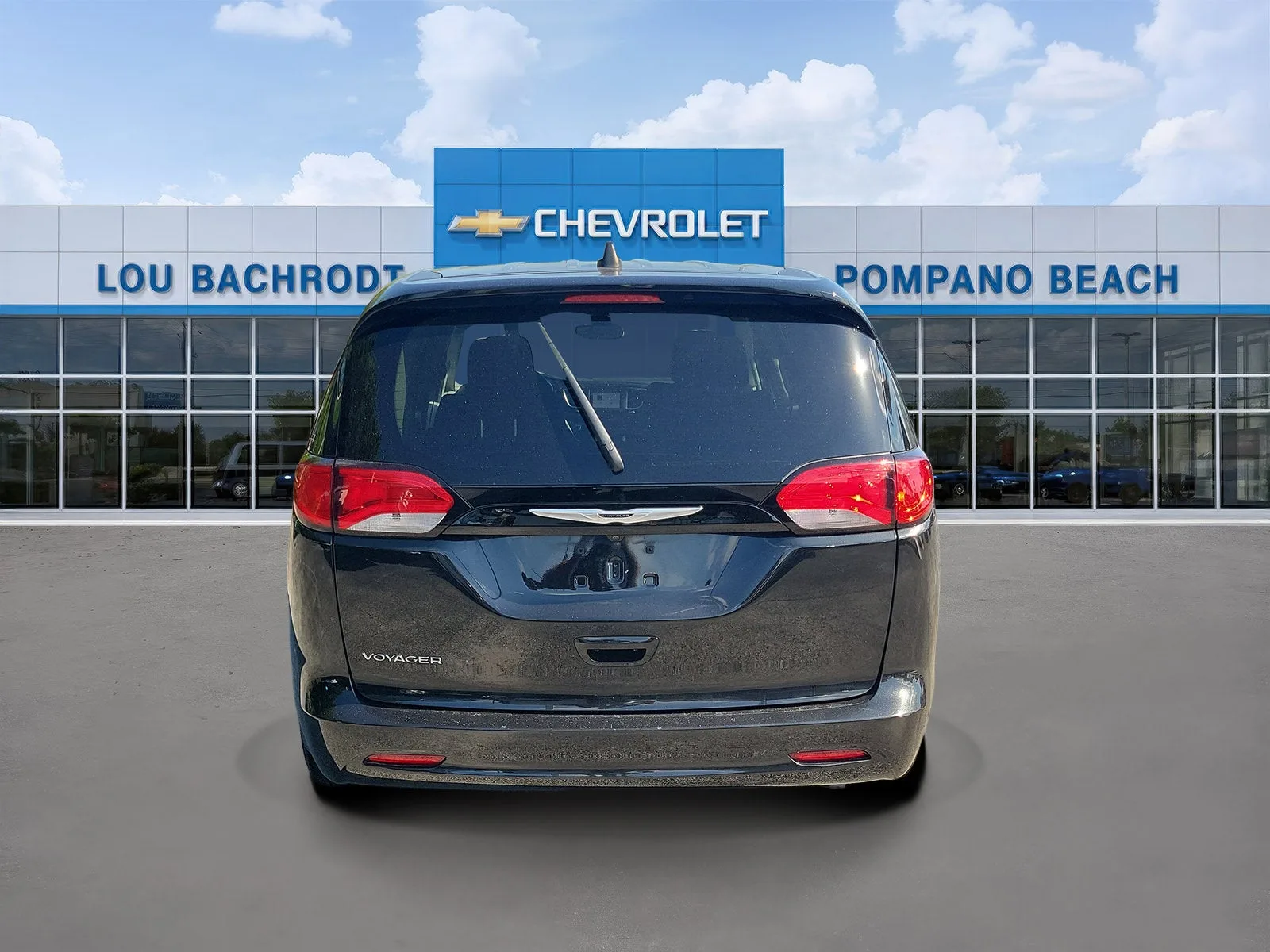 2023 Chrysler Voyager LX photo 4