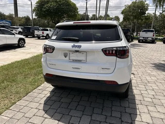 2024 Jeep Compass Latitude photo 36