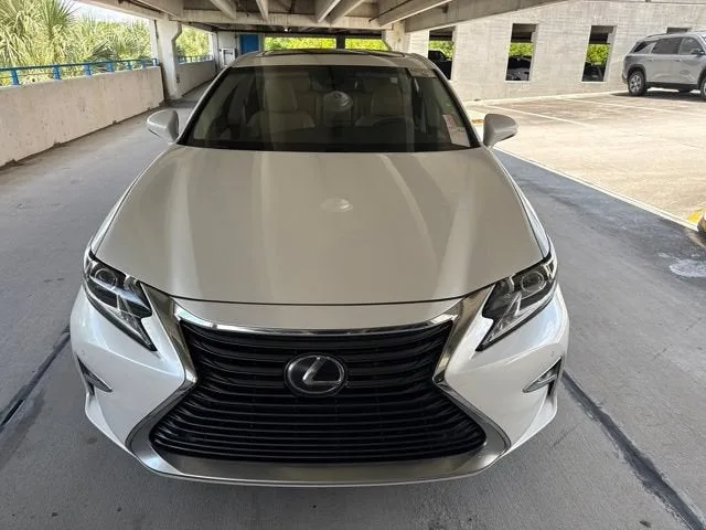 2017 Lexus ES ES 350 photo 19