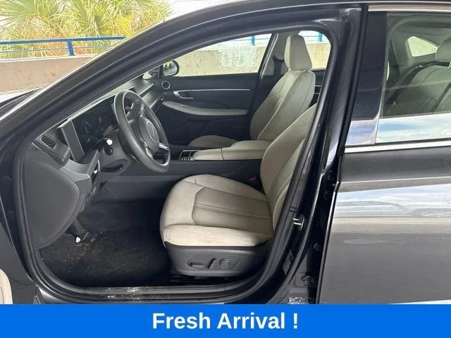 2025 Hyundai Sonata SEL photo 2