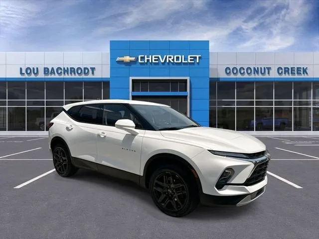 2023 Chevrolet Blazer 2LT photo 2