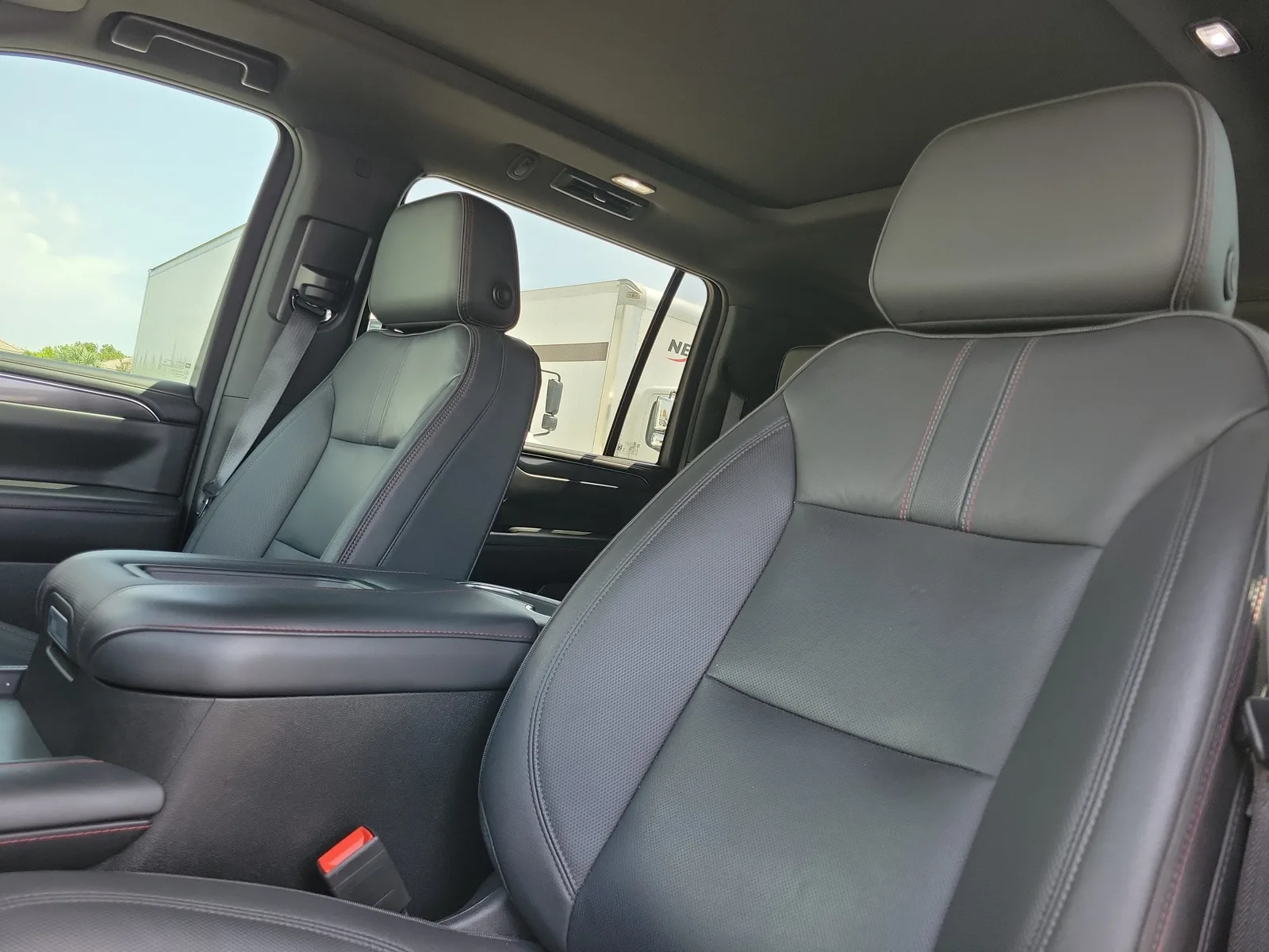 2023 Chevrolet Suburban RST photo 23