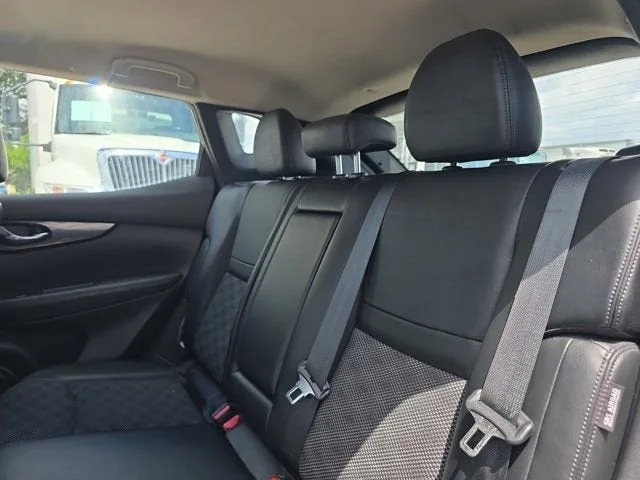 2022 Nissan Rogue Sport SV photo 15