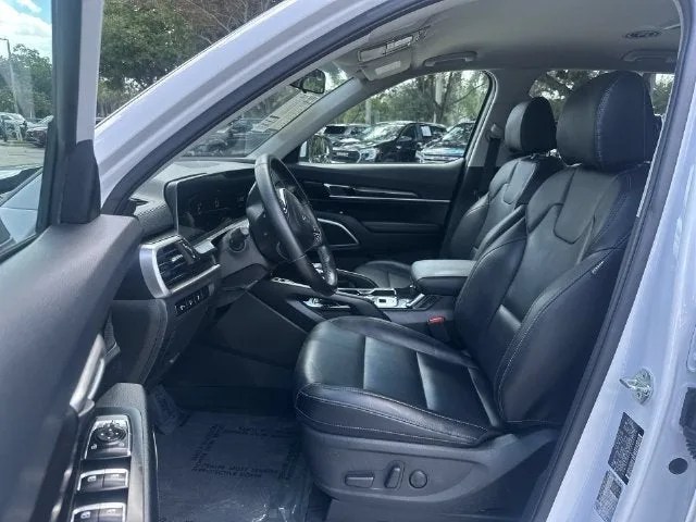 2023 Kia Telluride S photo 30